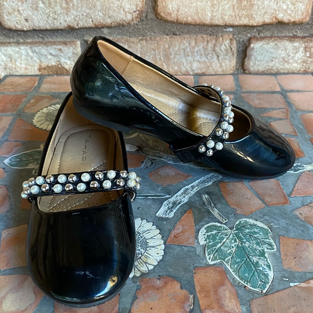 New Tahari Toddler Shoes Size 12